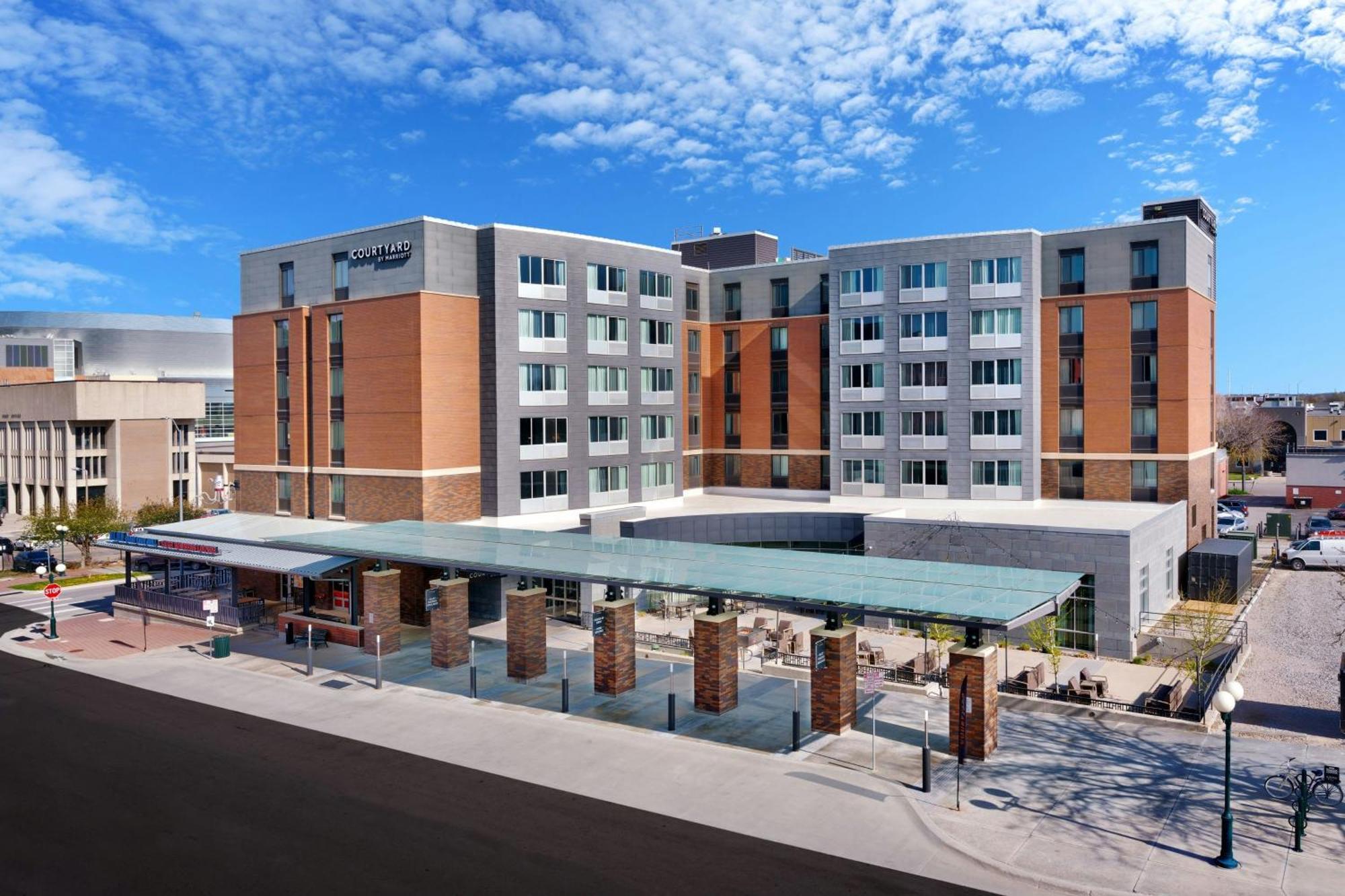 מלון Courtyard Lincoln Downtown מראה חיצוני תמונה